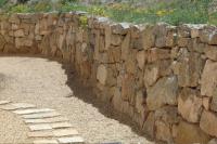 wall01_200.jpg